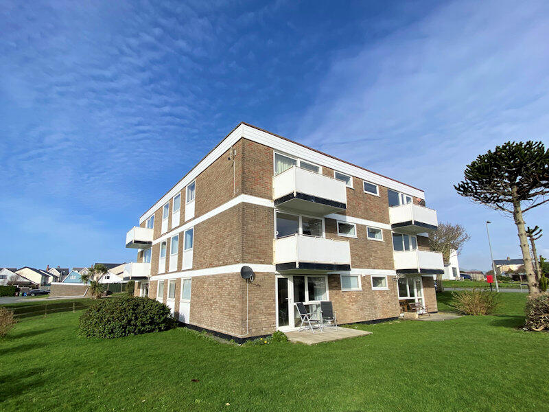 Main image of property: 8 Ty Meirion, Tywyn, Gwynedd, LL36 0BH