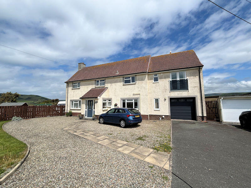 Main image of property: 11 Morfa Crescent, Tywyn, Gwynedd, LL36 9AU
