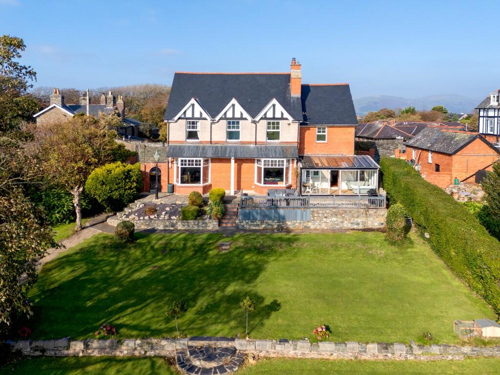 Main image of property: Gwynfa, Bryn Hyfryd Road, Tywyn, Gwynedd, LL36 9HG