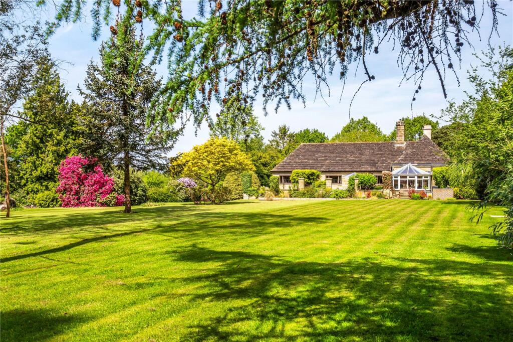 Main image of property: London Road, Felbridge, West Sussex, RH19