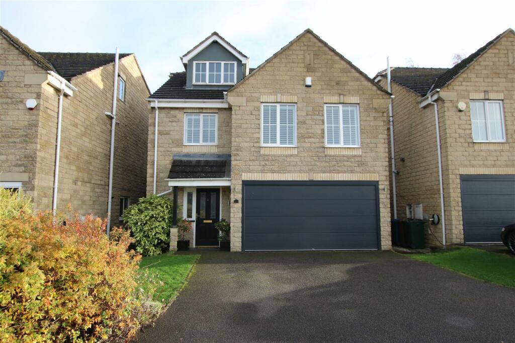 4 bedroom detached house for sale in Ladyroyd, Silkstone Common, S75