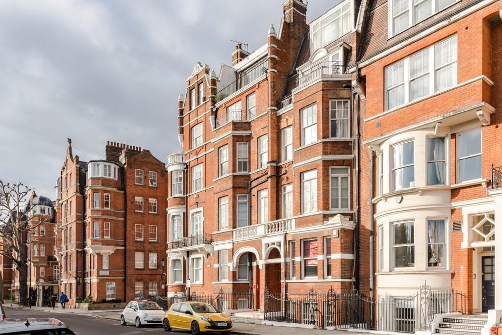 1 bedroom flat for sale in Cheyne Place, London, SW3