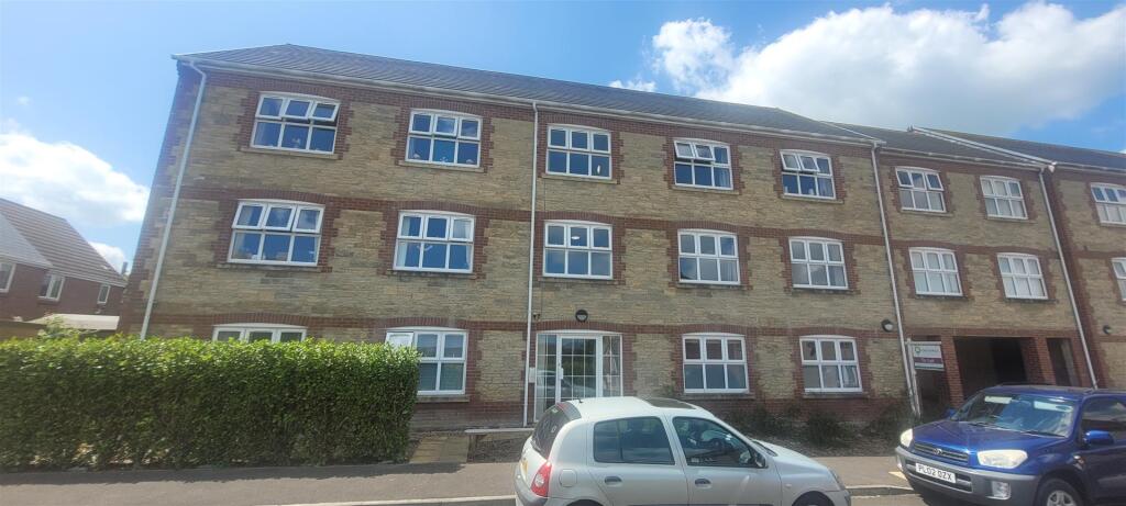 Main image of property: Flat 42 Jubilee Close, Crewkerne, Somerset