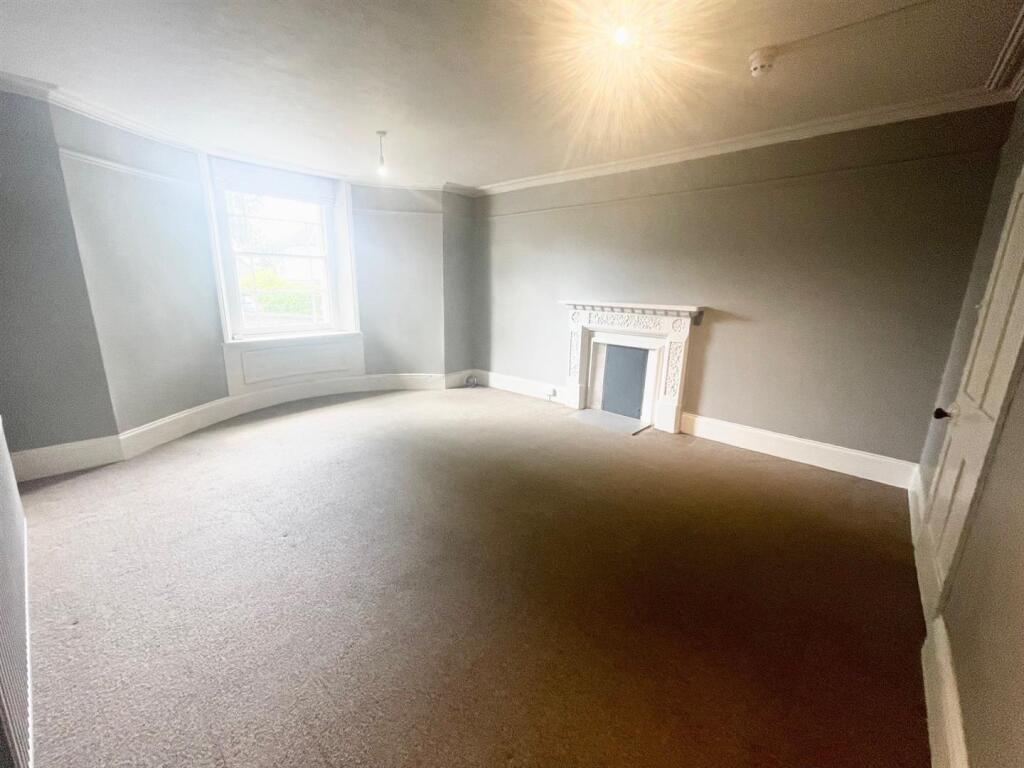 Additional property image - Flat 1 Pinehurst, 17 Bellevue Road, Clevedon