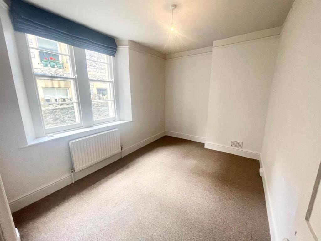 Additional property image - Flat 1 Pinehurst, 17 Bellevue Road, Clevedon