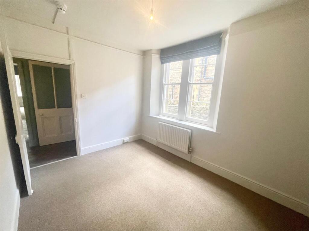 Additional property image - Flat 1 Pinehurst, 17 Bellevue Road, Clevedon