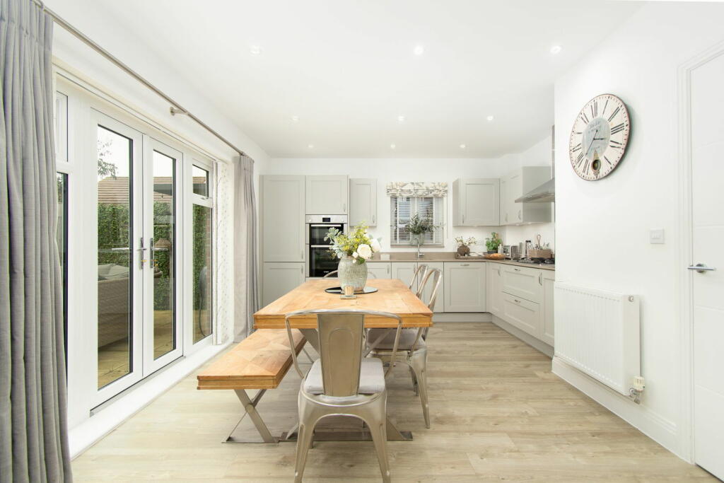 Additional property image - Highfields Caldecote, CB23 7BW