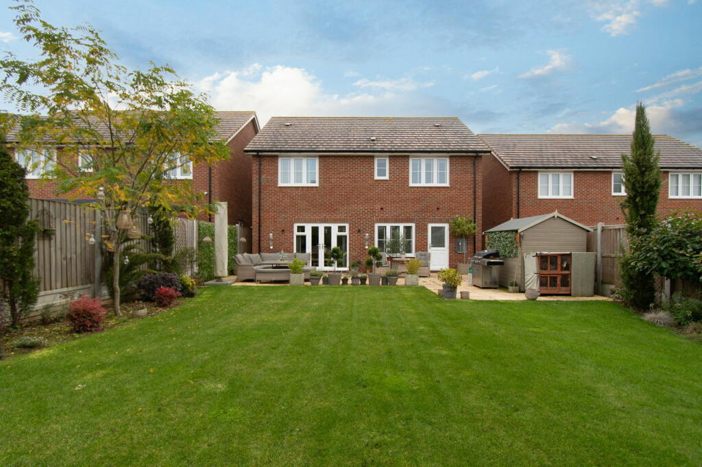 Additional property image - Highfields Caldecote, CB23 7BW