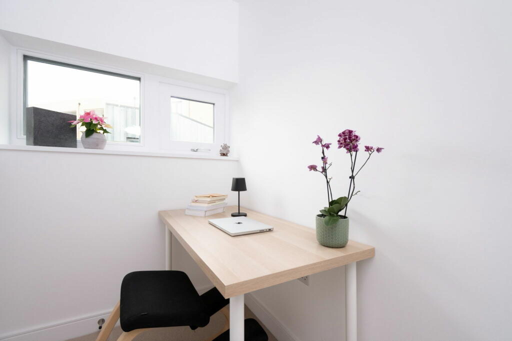 Additional property image - Dobson Way, Trumpington, Cambridge, CB2 9ES