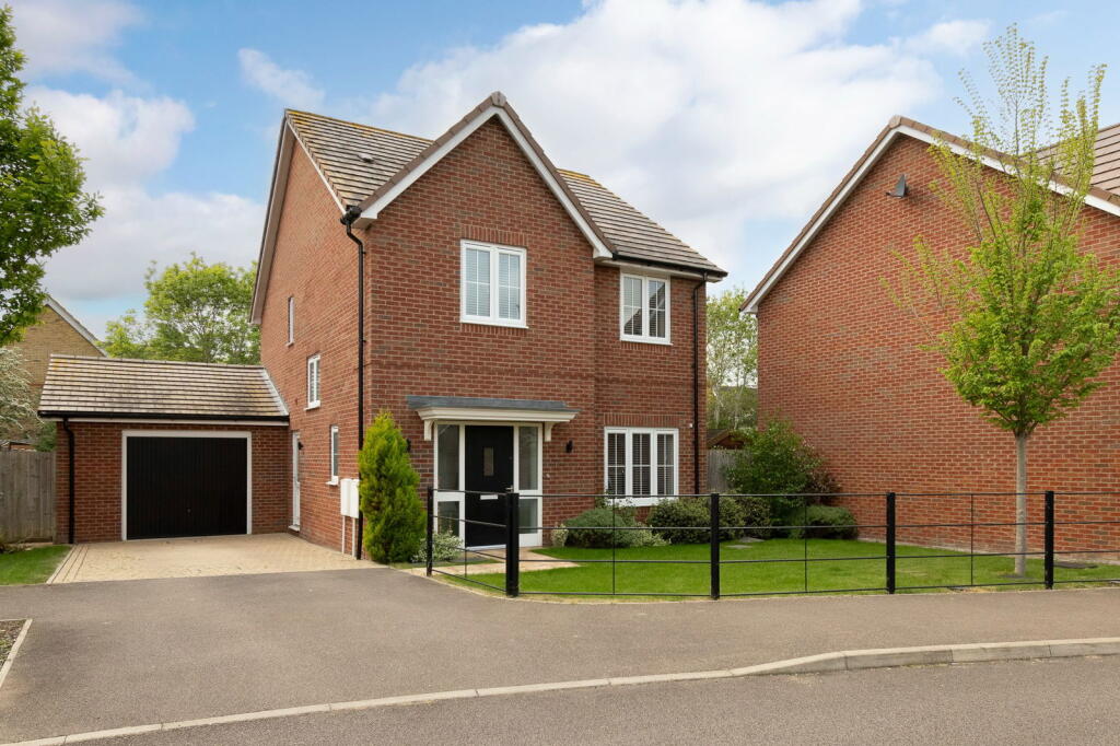 Main image of property: Woodfield Road, Highfields Caldecote, Cambridgeshire, CB23 7BW