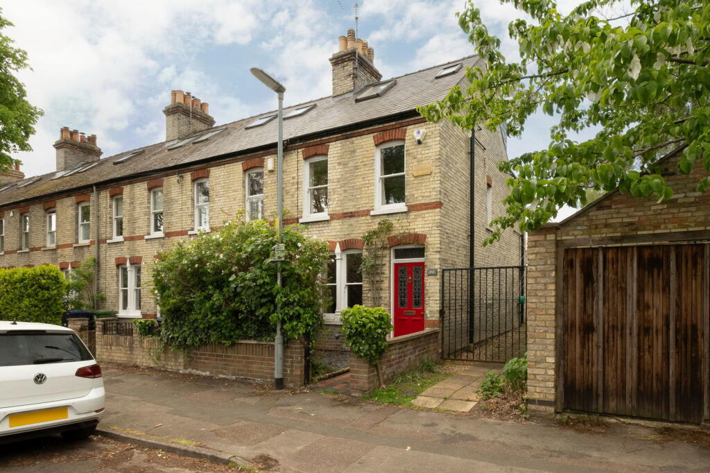 Main image of property: Belvoir Road, Cambridge, CB4 1JQ