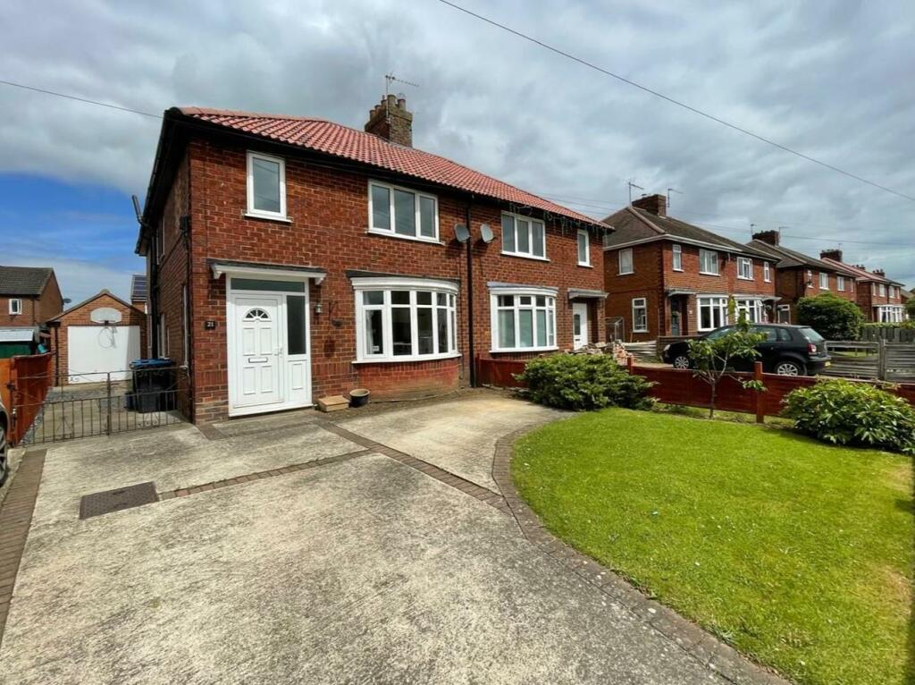 4 bedroom semidetached house for sale in Quaker Lane, Northallerton, DL6