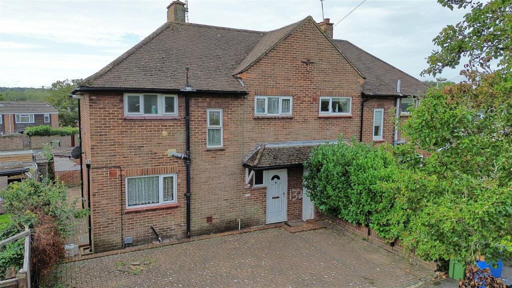 3 bedroom semidetached house for sale in Morland Road, Aldershot, GU11 3SG, GU11