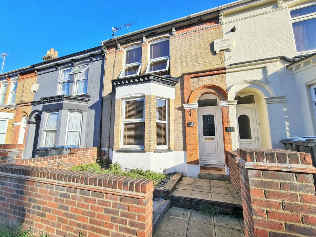 2 bedroom terraced house for sale in Longfield Road, Dover, CT17