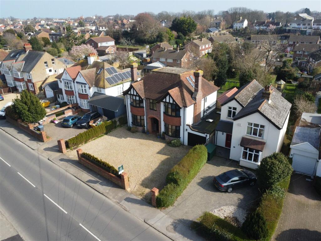 5 bedroom detached house for sale in London Road, Deal, Kent, CT14