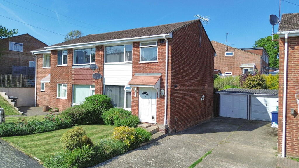 Main image of property: Rushden Way, FARNHAM, GU9 0QQ