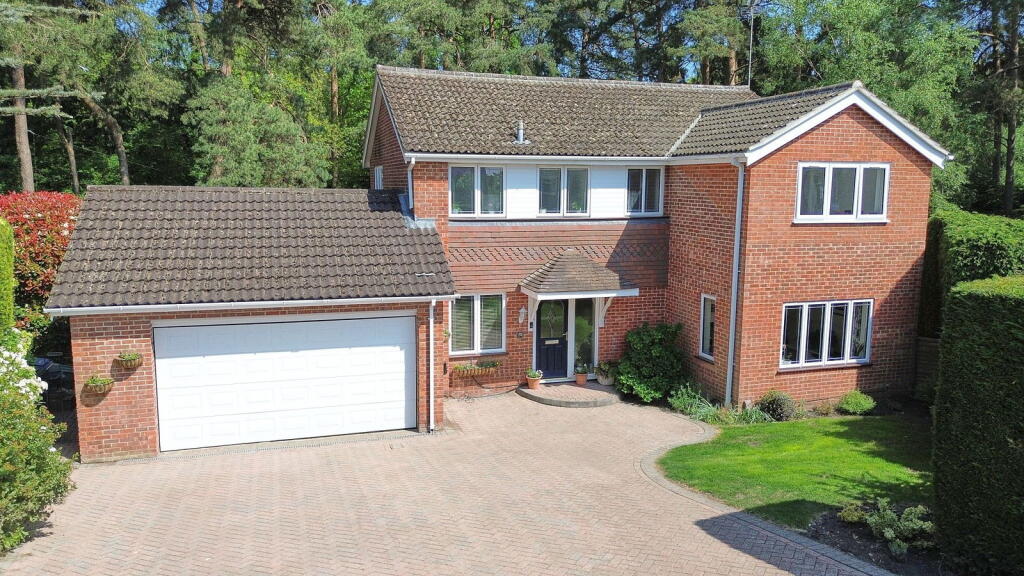 Main image of property: Dukes Mead, Fleet, GU51 4HE