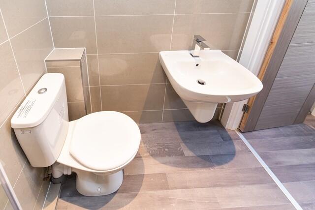 Additional property image - Modern Flat, Winton