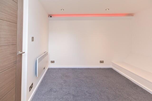 Additional property image - Modern Flat, Winton