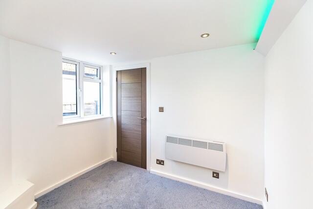 Additional property image - Modern Flat, Winton