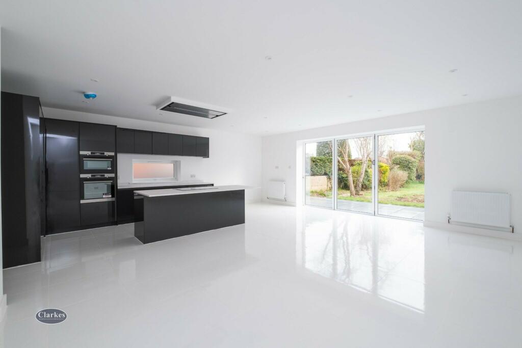 Additional image 6 of Large 4 bed house Coombe Avenue