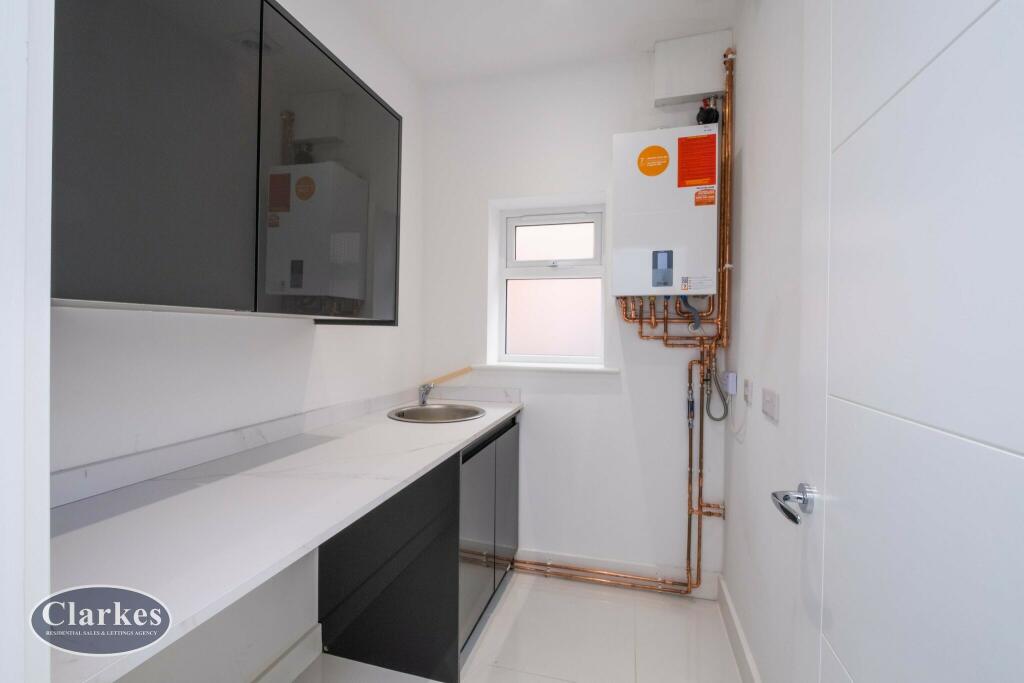 Additional image 7 of Large 4 bed house Coombe Avenue