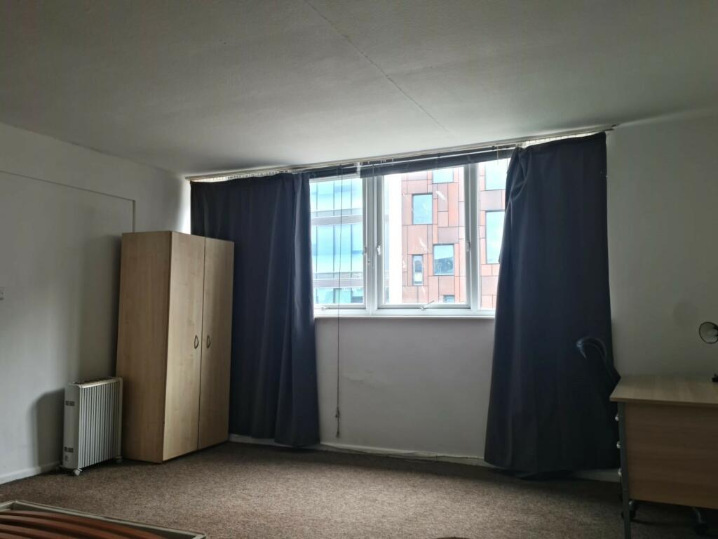 Additional property image - Spacious 3 Bed property in Lansdowne