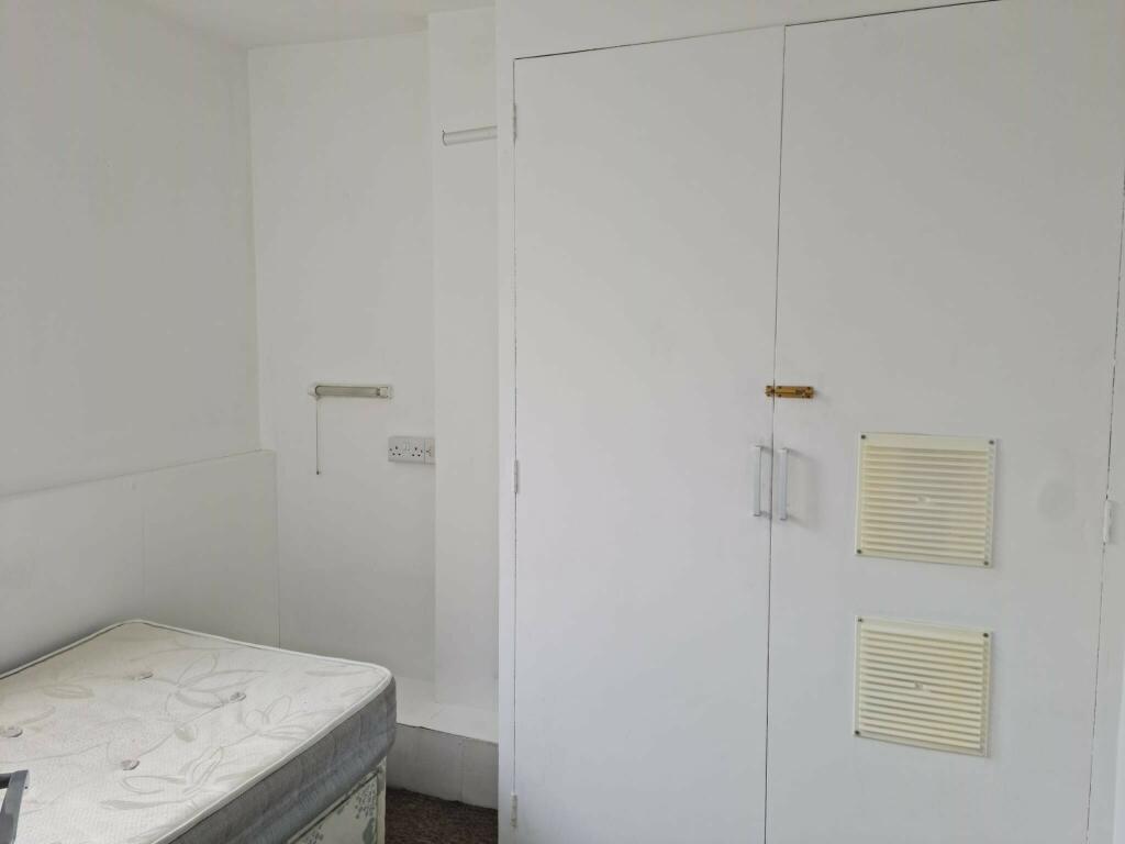 Additional property image - Spacious 3 Bed property in Lansdowne