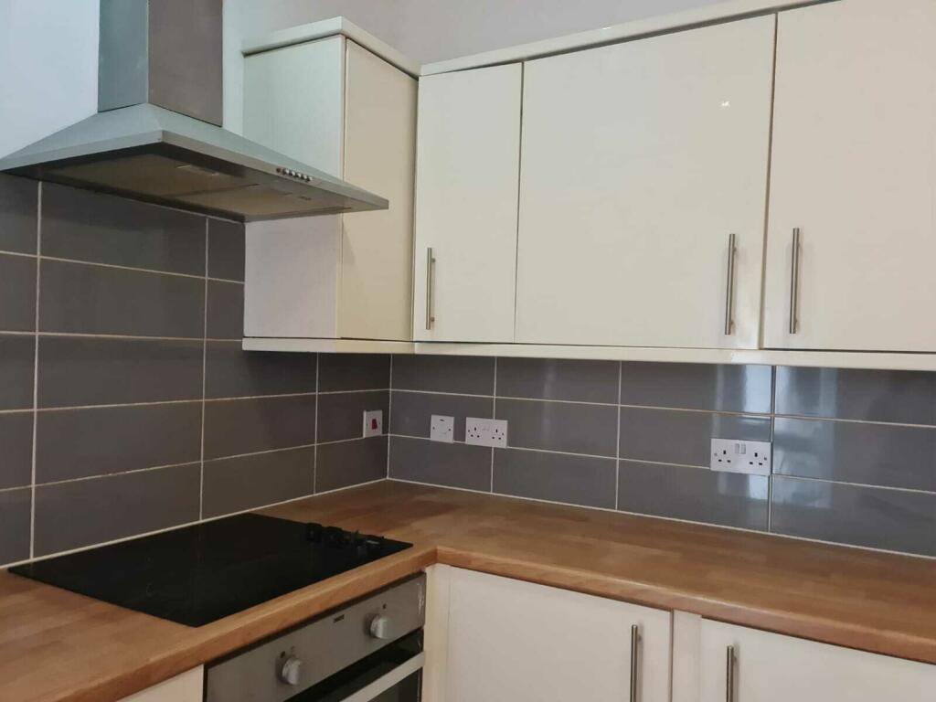 Main image of property: 4 Bed Student Flat in Charminster