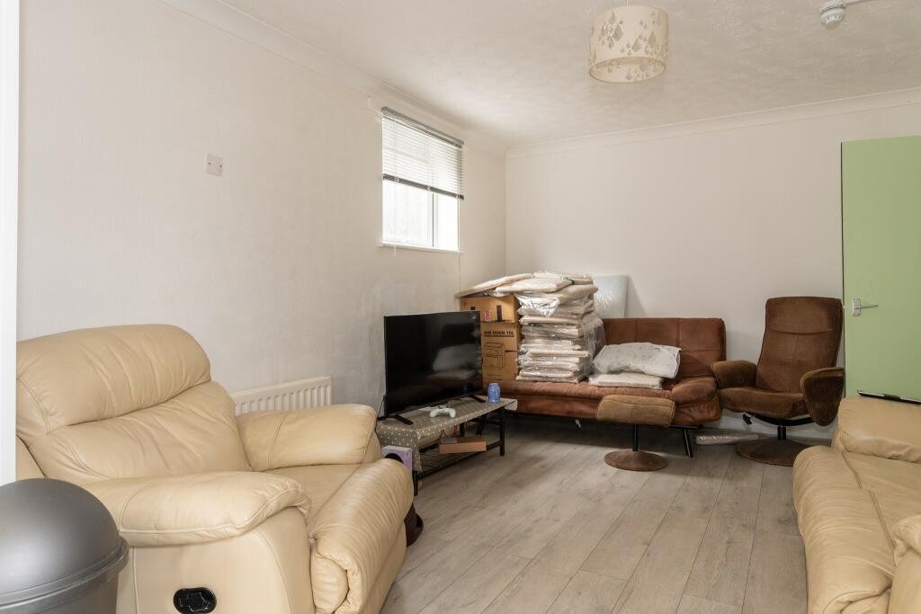 Additional image 3 of Large 6 Bed Student house Winton