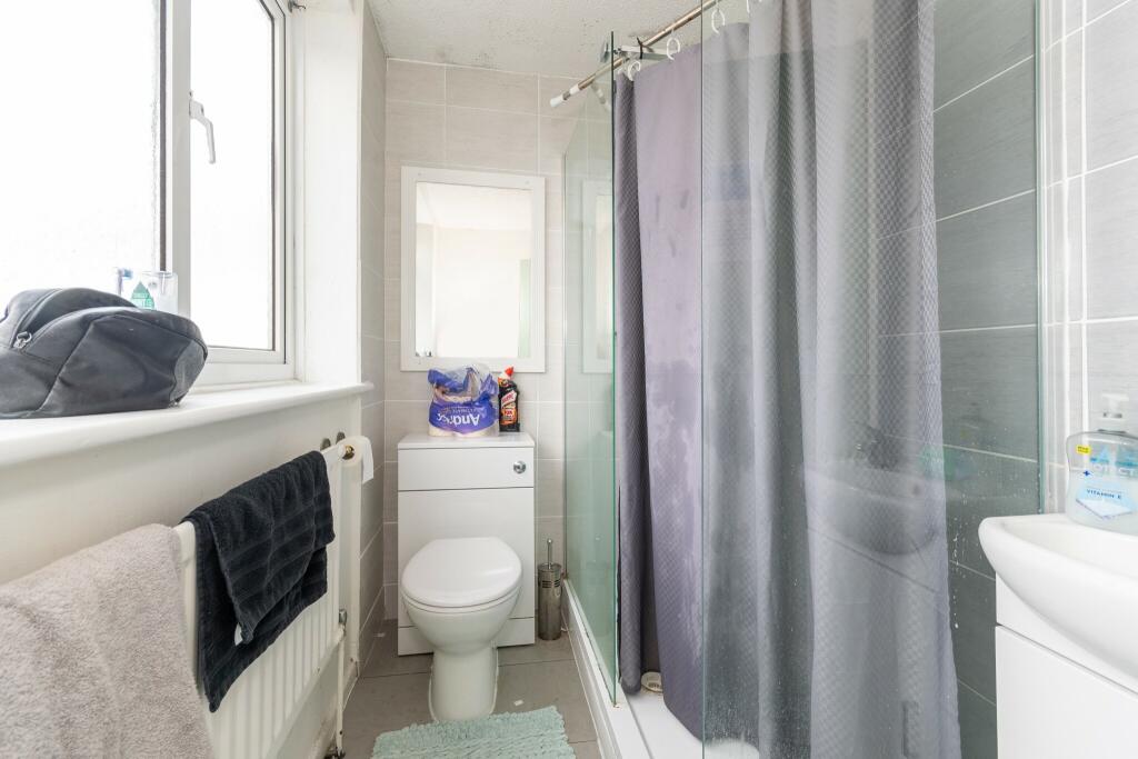 Additional image 11 of Large 6 Bed Student house Winton