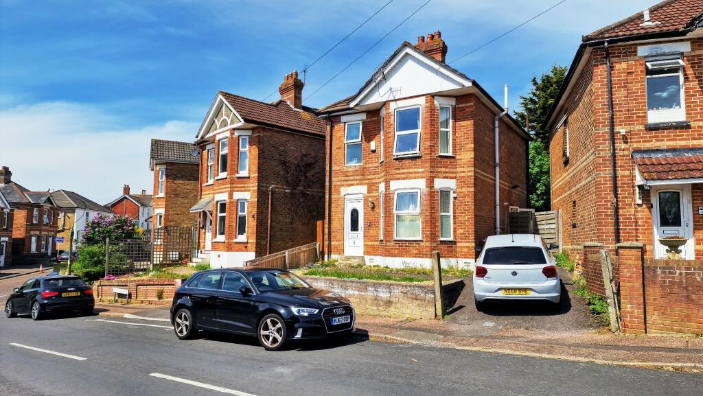 Main image of property: 5 Bed Student House Muscliffe Rd WINTON