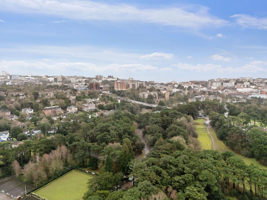 Main image of property: **2 Bedroom Flat in Meyrick Park**
