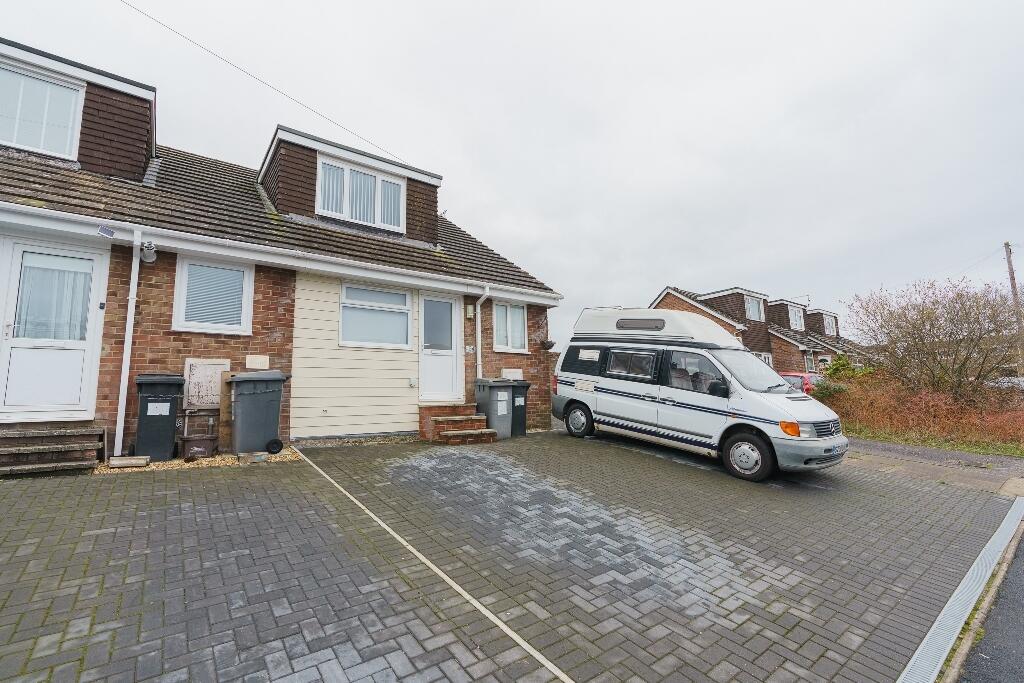 Main image of property: POPULAR CUL DE SAC Glenmeadows Drive