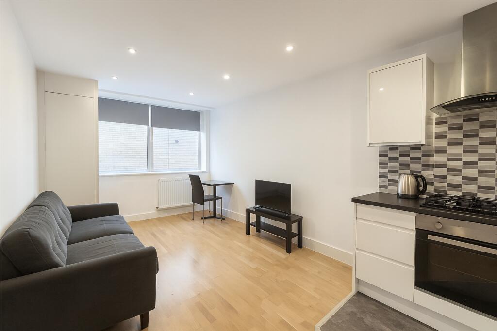 Main image of property: London Road, Bracknell, Berkshire, RG12 2XH