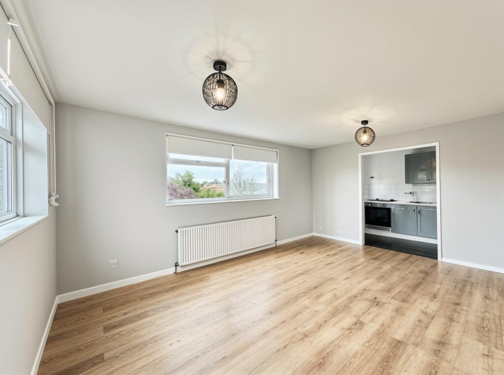 Main image of property: Lynwood Close, London, E18 1DP