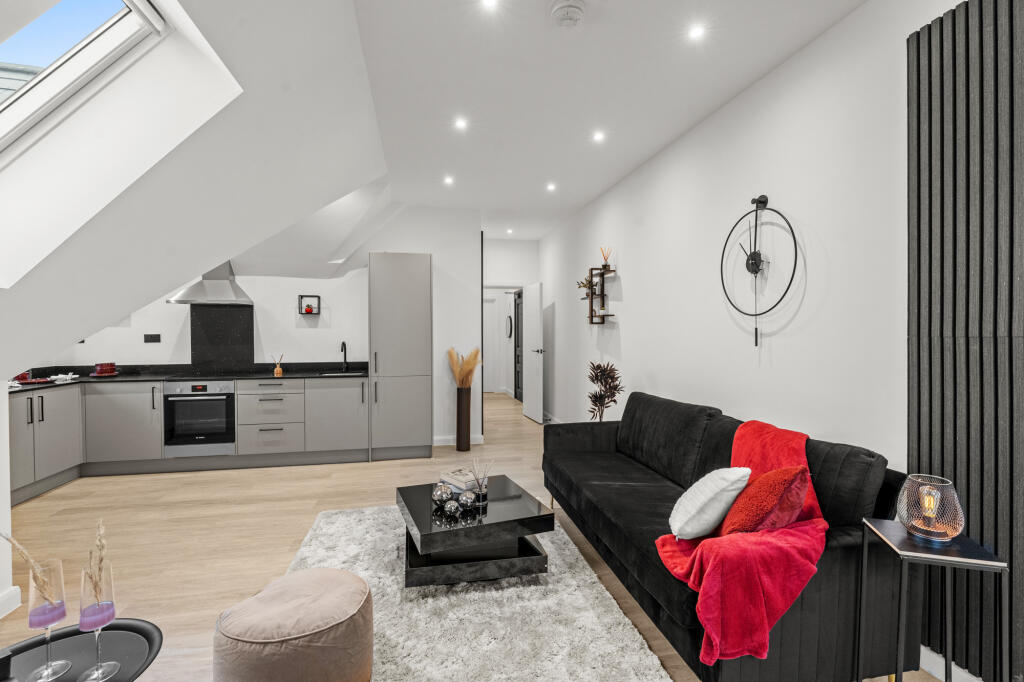 Main image of property: Headgate, Colchester, CO3 3BS