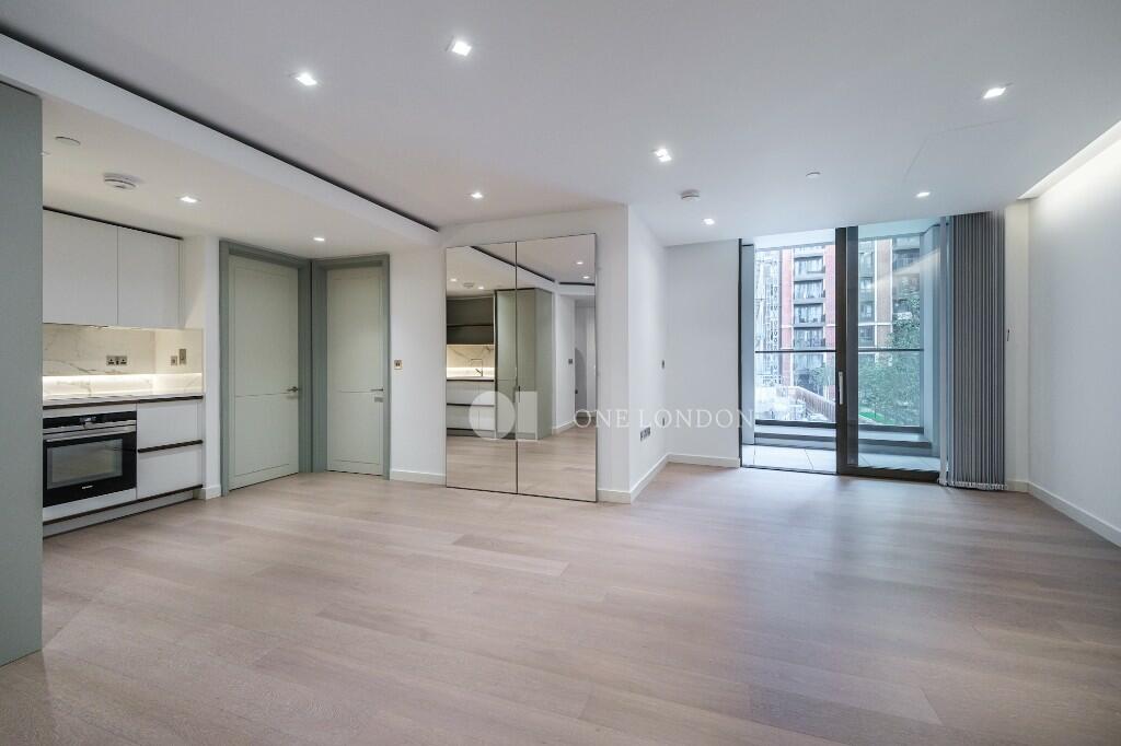 2 bedroom flat for sale in Westmark Tower, West End Gate, London, W2