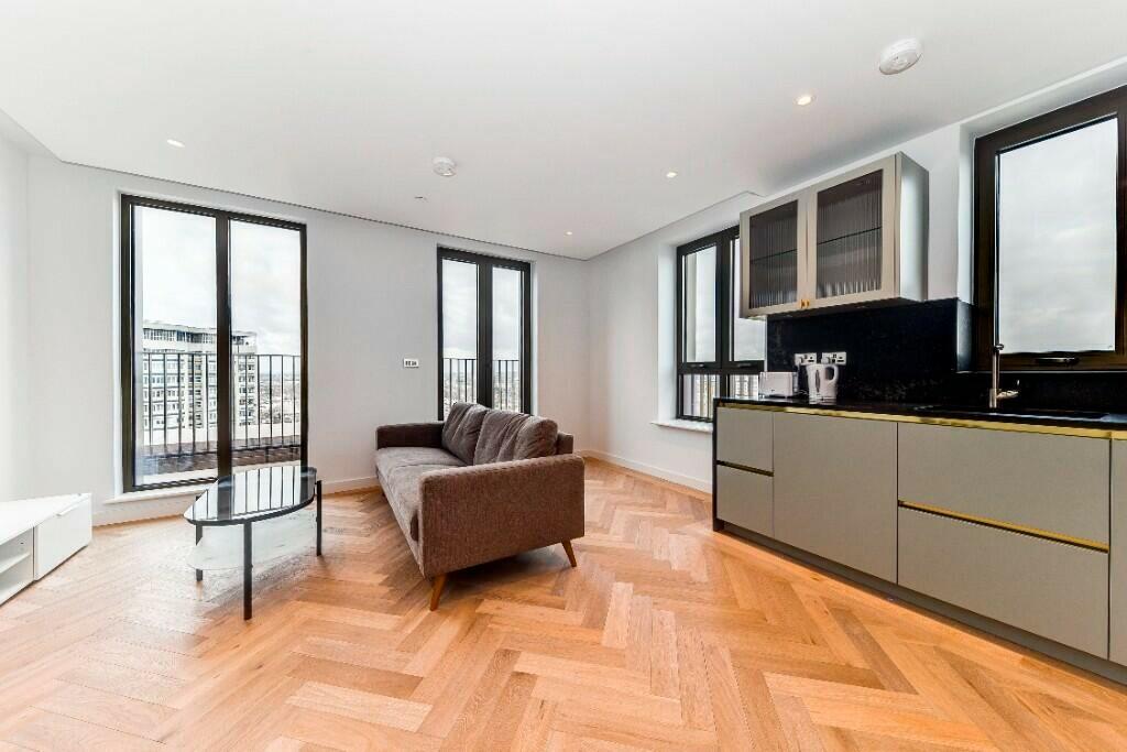 1 bedroom flat for sale in Asquith House, London, W2