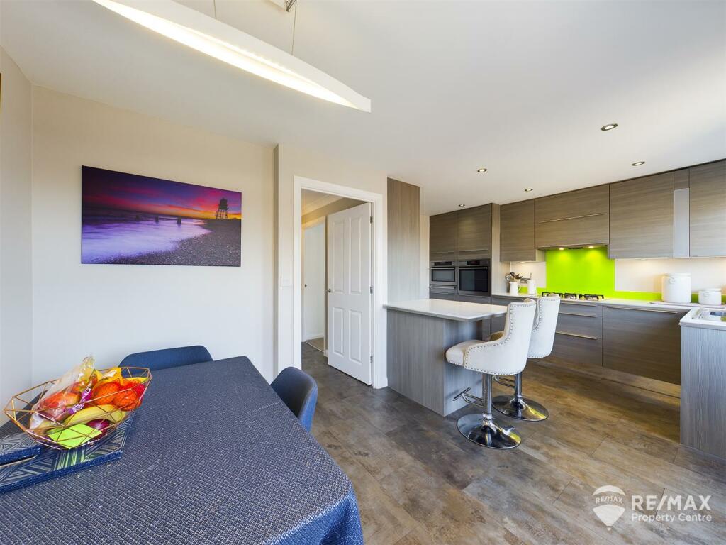 5 bedroom detached house for sale in Stour Close, Harwich, CO12