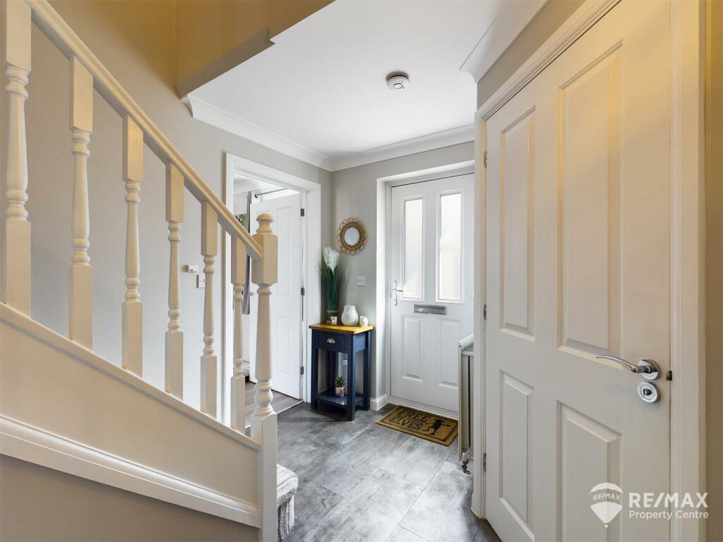 5 bedroom detached house for sale in Stour Close, Harwich, CO12