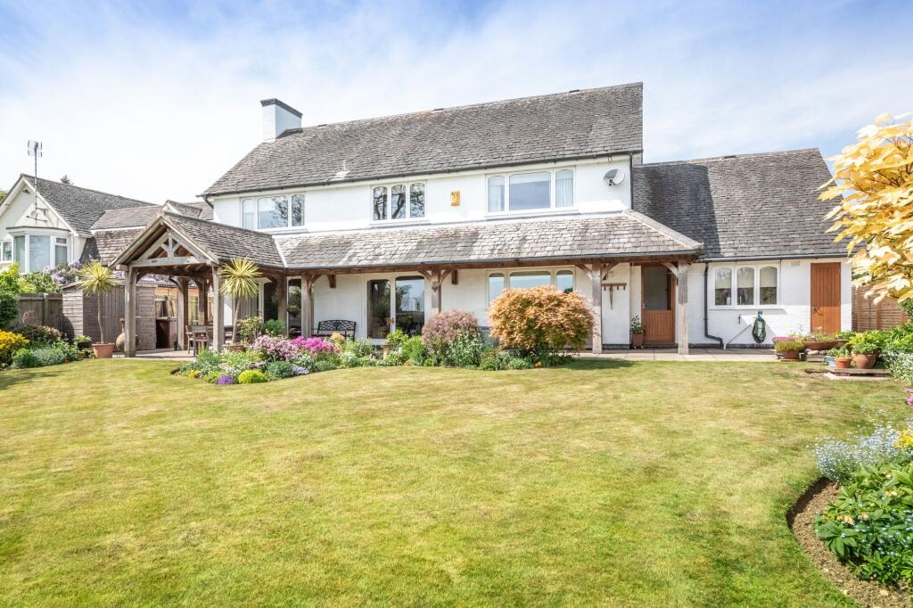 Main image of property: Beaumanor Gardens, Woodhouse, LE12