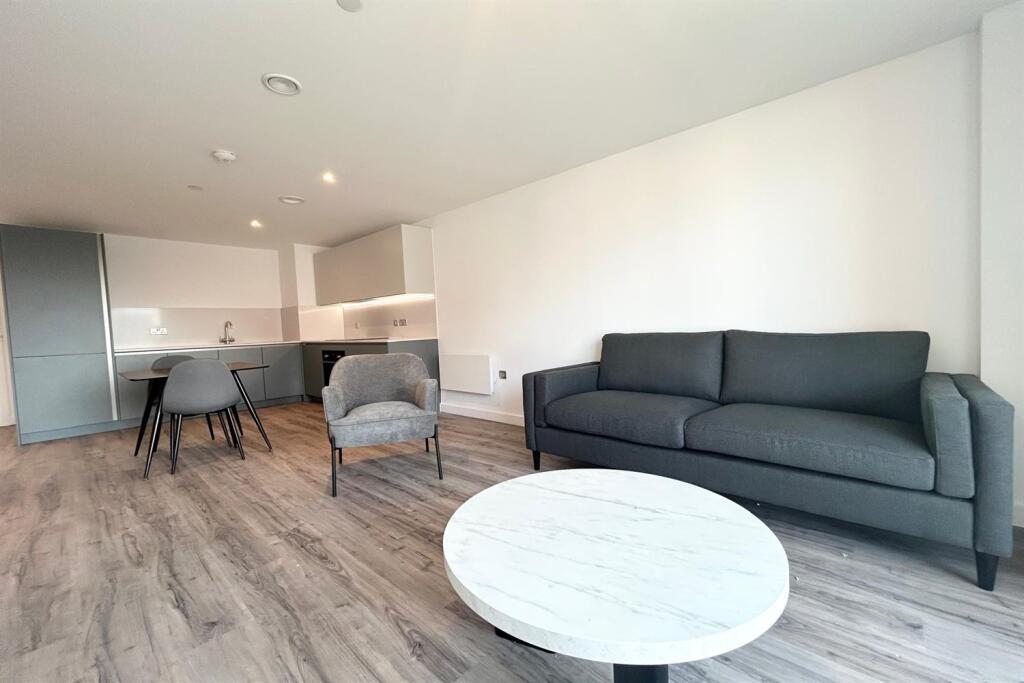 Main image of property: Block B Railings, Middlewood Locks, M5
