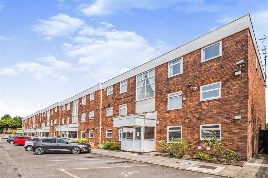 Main image of property: Links View Court, Whitefield, Manchester, M45