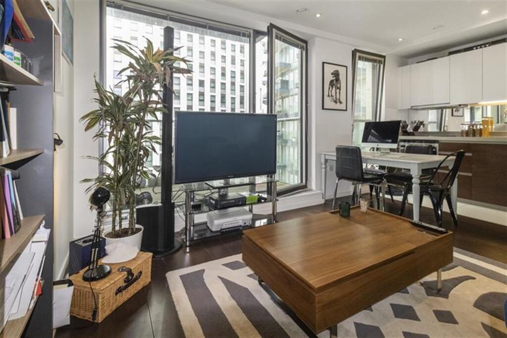 Main image of property: Baltimore Wharf E14