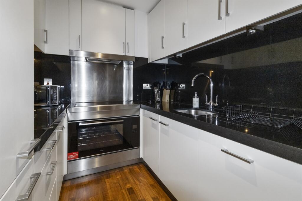 Main image of property: New Providence Wharf, E14