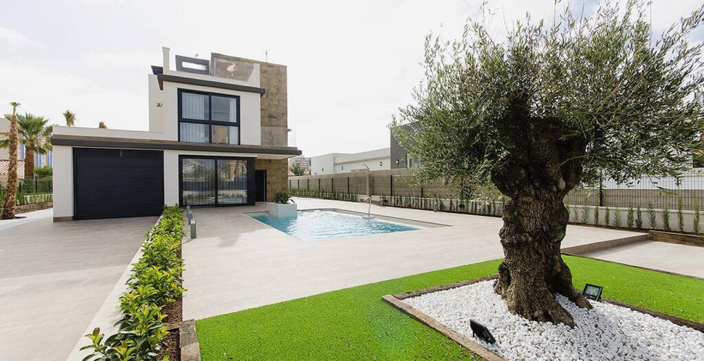 Main image of property: Valencia, Alicante, Dehesa Del Campoamor