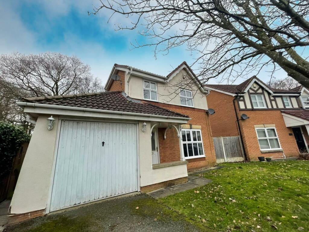 3 bedroom detached house for sale in Lindisfarne Avenue, Stanney Oaks