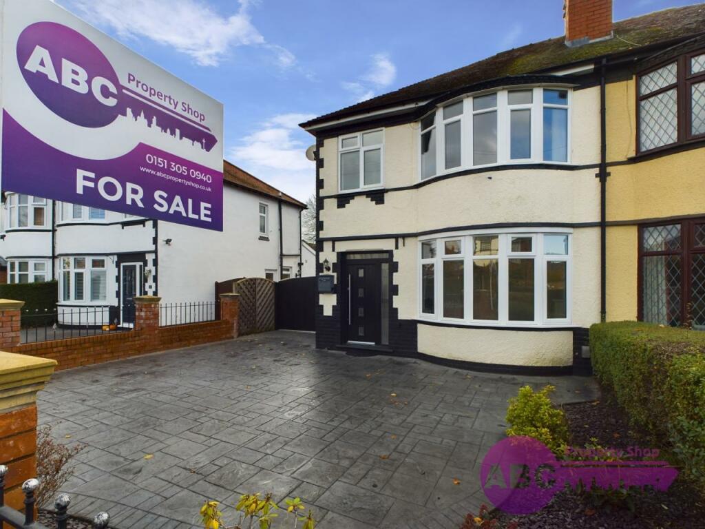 3 bedroom semidetached house for sale in Windsor Drive, Whitby