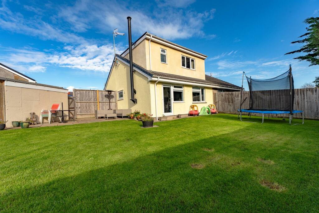 3 bedroom semidetached house for sale in Wolvershill Park, Banwell, BS29